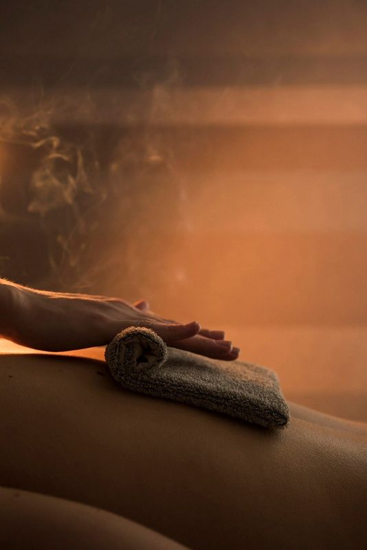 Терапия горячими камнями: преимущества и принцип действия